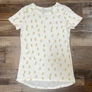 Zoe + Liv Pineapple Print 🍍 🍍 Women’s T-Shirt Size Medium
